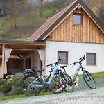 Vikendica Glamping Podgoro - *